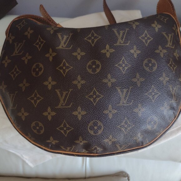 RARE Cute Authentic Louis Vuitton Crescent Bag๐น - Picture 11 of 13